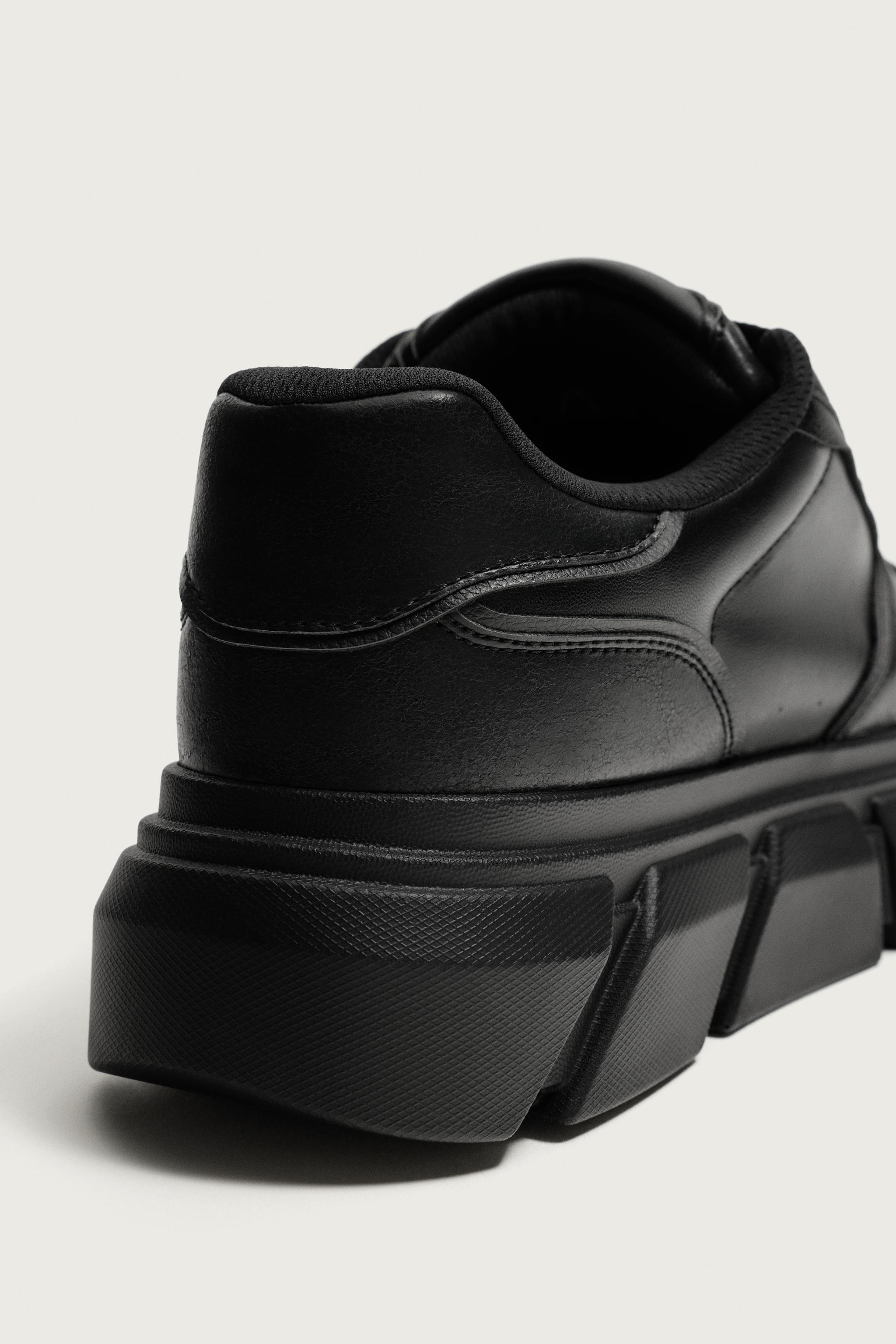 CHUNKY SOLE SNEAKERS
